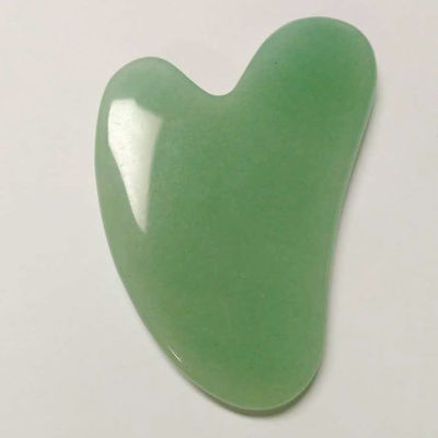 Accessoire de masseur de corps en forme de cœur Gua Sha Board en Jade Aventurine naturel en vert