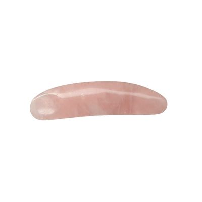 Réduisez le gonflement avec une spatule cosmétique incurvée et une crème pour les yeux mini rose quartz appliquée sur le visage
