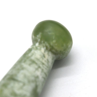 Gua Sha point de massage acupression Guasha masseur autocollant à main faite de jade vert naturel bâton de massage pour les propriétés des pieds