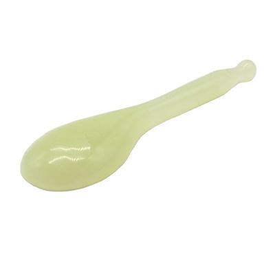 Soins du corps Xiuyan Jade Gua Sha Outil de massage en forme de cuillère verte Outil de scarification de Guasha pour la santé et le bien-être