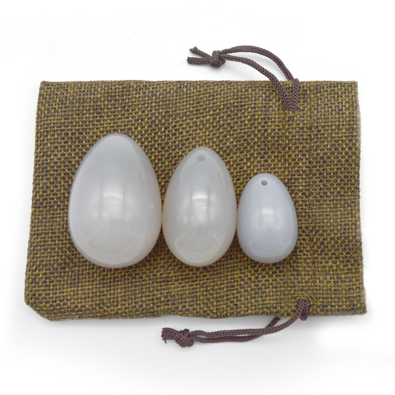 Perçage artisanal de trous d'œufs pour le resserrement vaginal Taille moyenne 40 * 25 mm Matériau naturel d' agat