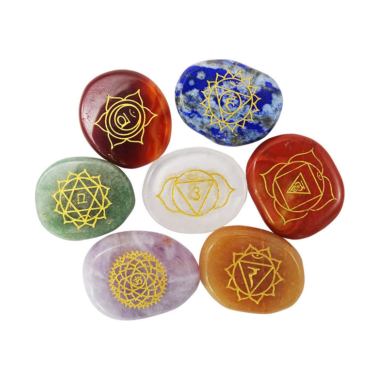 Sept pierres de chakra Reiki ensemble de cristaux de guérison gravés symboles pour la transformation spirituelle