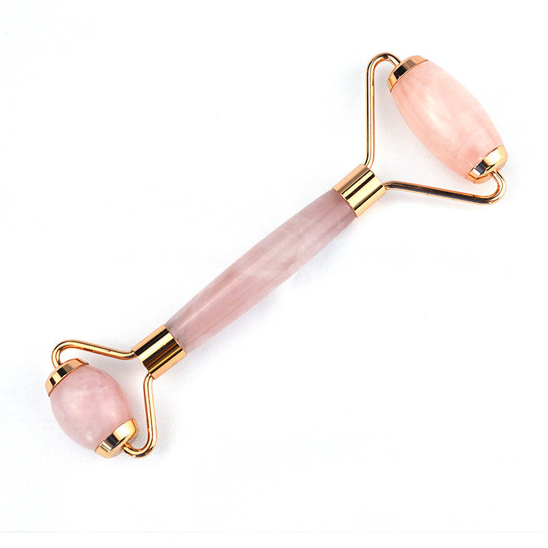 Logo personnalisé Disponibled Natural Rose Quartz Gold Handle Facial Jade Roller Pink Crystal Massager Pour le traitement de beauté de la peau