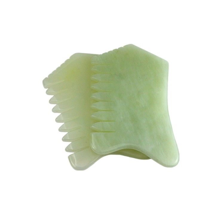 Un peigne de jade Xiuyan 100% naturel pour le soin du cuir chevelu.