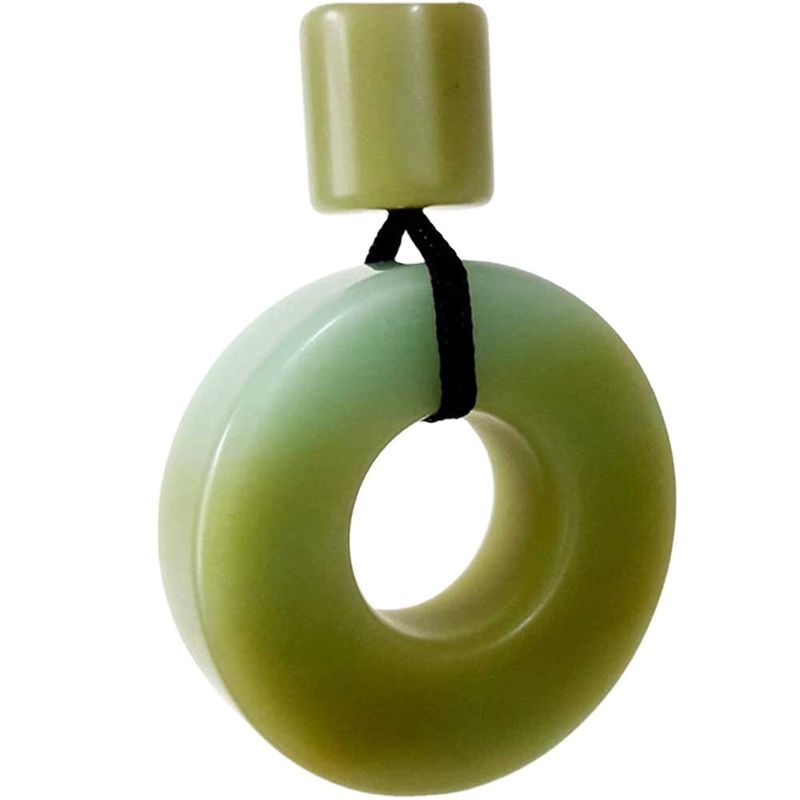 Thème de l'amour 100% Jade naturel Chinois ancien bouton de sécurité sculpté à la main Pendentif vert et jaune clair