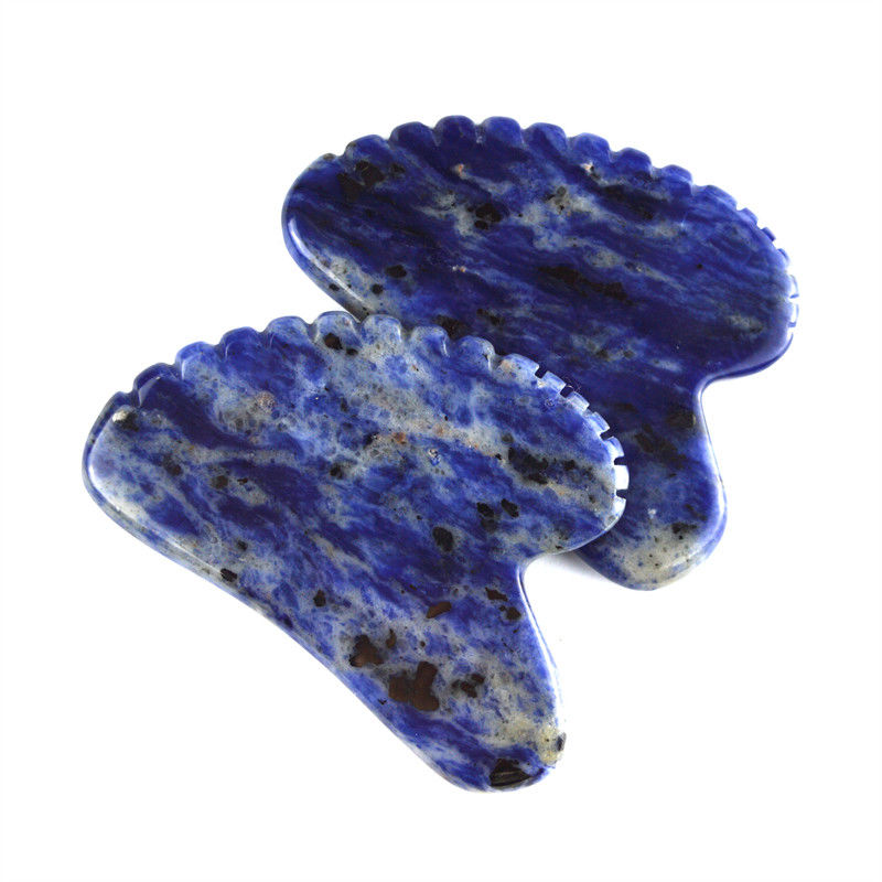 Outil de lifting du visage en forme de cœur Sodalite naturelle Gua Sha Stone pour les soins personnels et la relaxation du corps