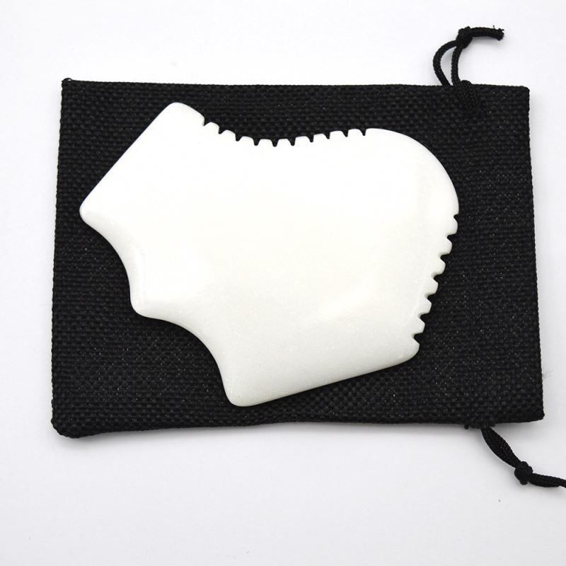 Massageur de corps en jade blanc personnalisé Confortable Gua Sha Tableau de massage du visage Outil pour améliorer la circulation du corps