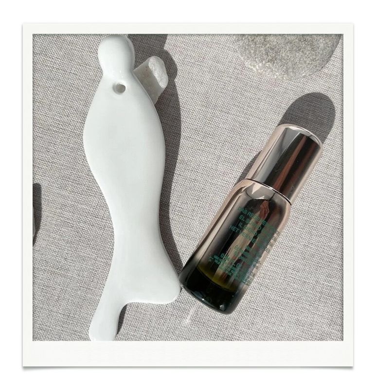 Outil de massage Gua Sha personnalisable Plaque de pierre de Guasha crémeuse pour le grattage des tissus mous sur les jambes arrière Les bras Cou Épaule SPA