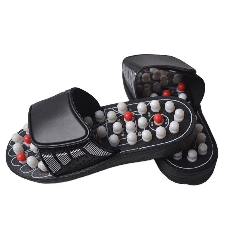 Fonction musculaire du corps Pierres naturelles hautement polies Pebbles anti-glissants souliers EVA Massage des pieds en point d'acupression Chaussettes d'acupression