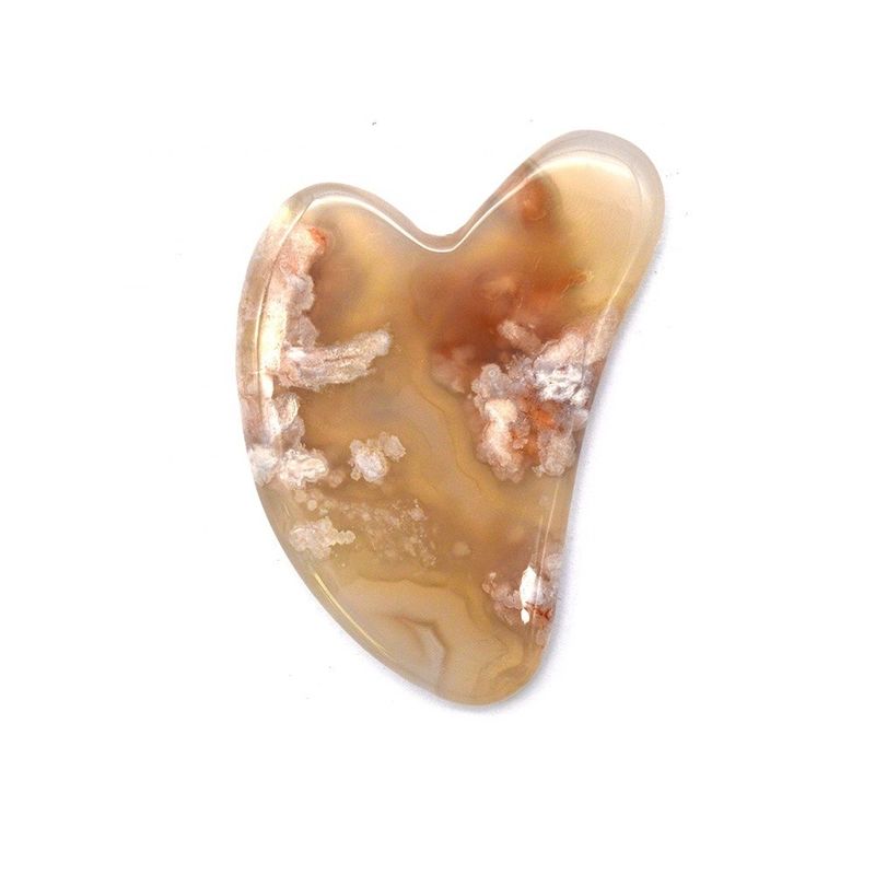 Massageur naturel en forme de cœur fleur de cerisier Agate Gua Sha Board Care Outil de massage Guasha avec logo personnalisé