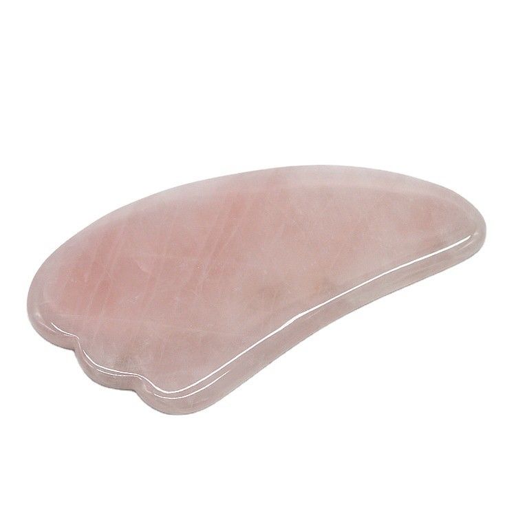 Outil de massage Gua Sha au quartz rose noir poli pour le traitement naturel du visage
